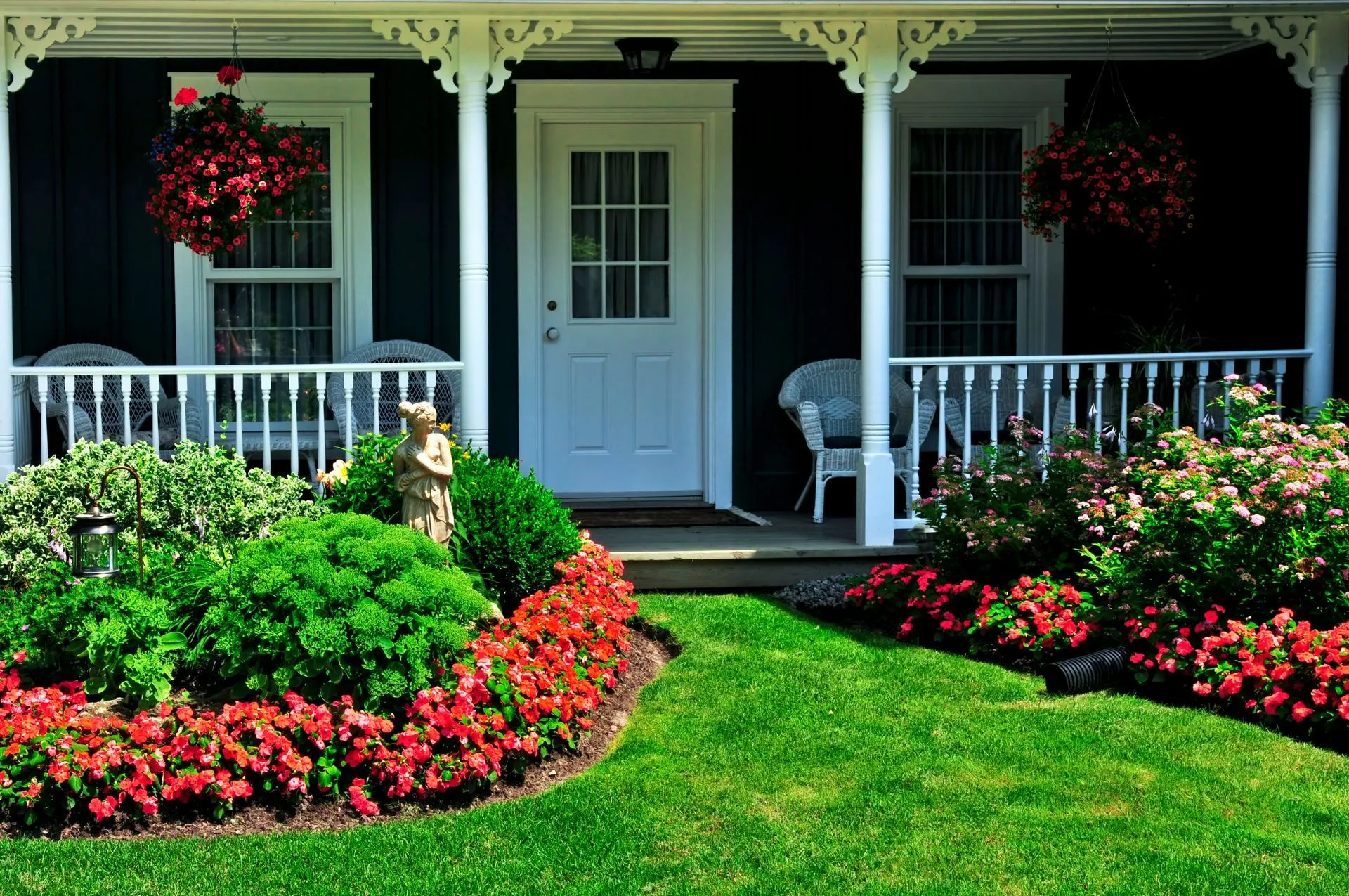 Landscaping Upgrade Decisions - Improve Curb Appeal Without Overspending
